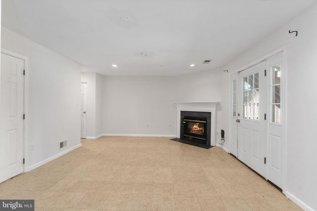 5408 CRYSTALFORD LN, Centreville, VA 20120