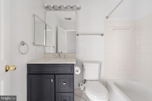 5408 CRYSTALFORD LN, Centreville, VA 20120