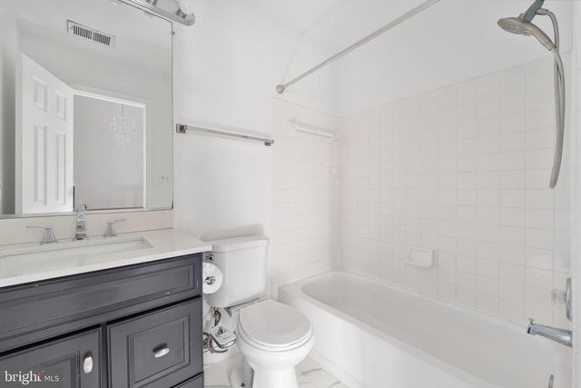 5408 CRYSTALFORD LN, Centreville, VA 20120