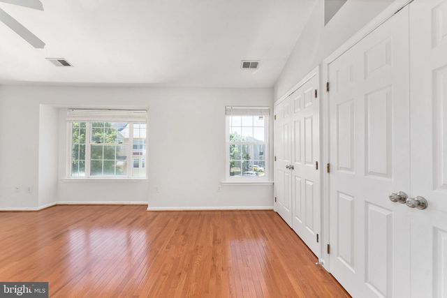 5408 CRYSTALFORD LN, Centreville, VA 20120