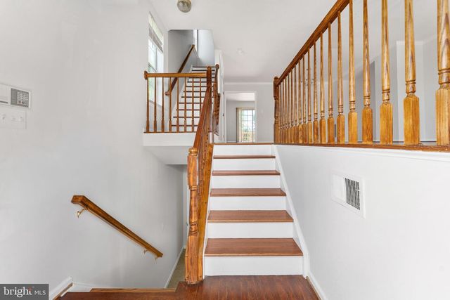5408 CRYSTALFORD LN, Centreville, VA 20120