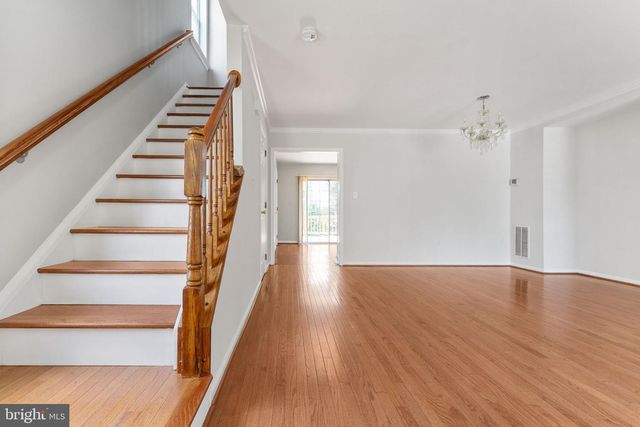 5408 CRYSTALFORD LN, Centreville, VA 20120