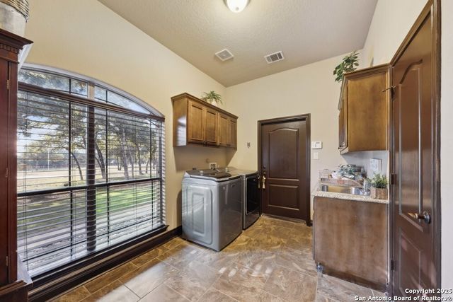 7627 Fm 775, La Vernia, TX 78121