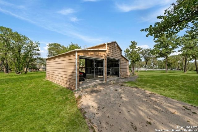 7627 Fm 775, La Vernia, TX 78121