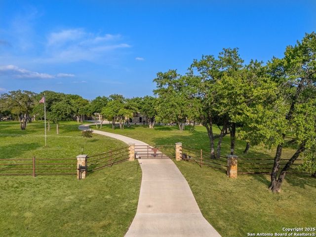 7627 Fm 775, La Vernia, TX 78121