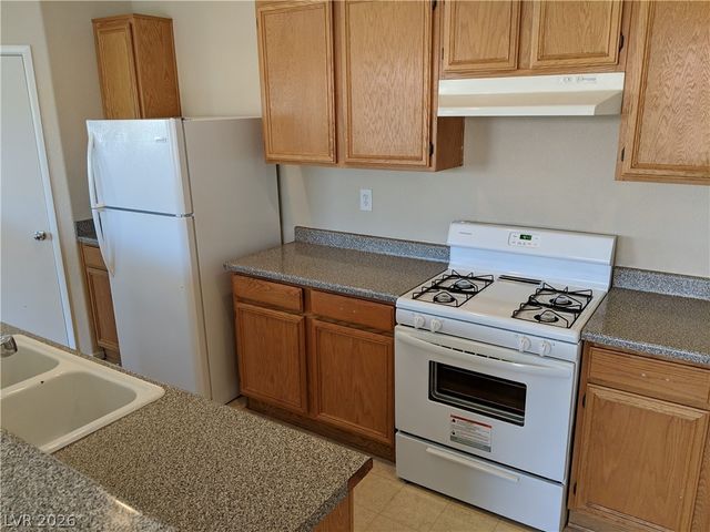 7312 MARBLE LAKE Street 101, Las Vegas, NV 89149