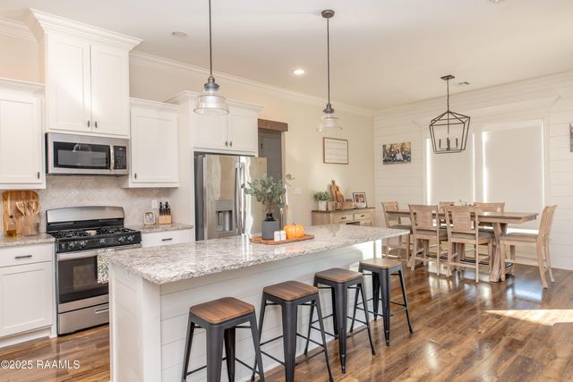 101 Burning Oaks Drive, Carencro, LA 70520