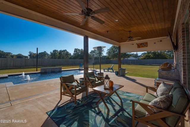 101 Burning Oaks Drive, Carencro, LA 70520