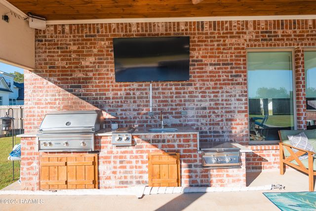 101 Burning Oaks Drive, Carencro, LA 70520