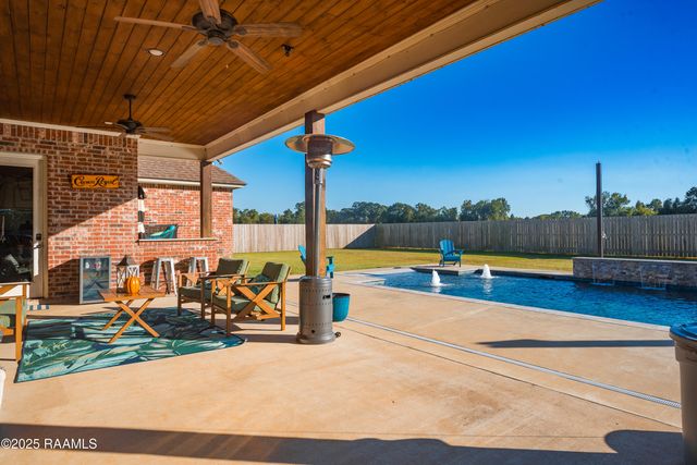 101 Burning Oaks Drive, Carencro, LA 70520