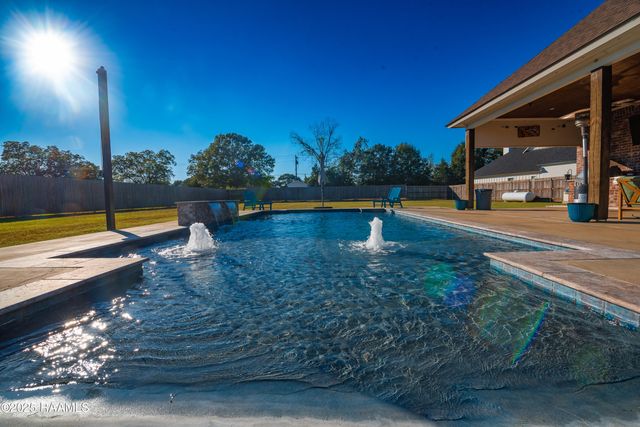 101 Burning Oaks Drive, Carencro, LA 70520