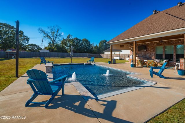 101 Burning Oaks Drive, Carencro, LA 70520