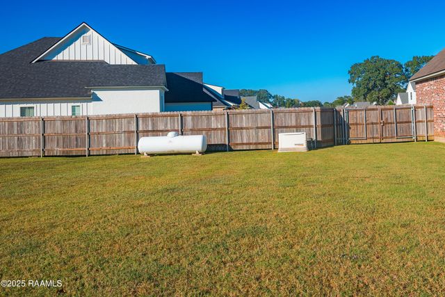 101 Burning Oaks Drive, Carencro, LA 70520