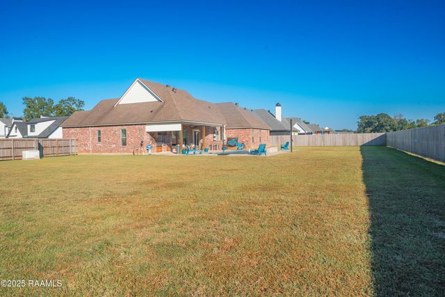 101 Burning Oaks Drive, Carencro, LA 70520