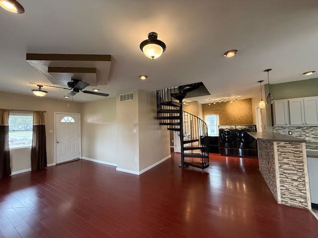 Image 18 of property listing at 111 E Peach Street, Centralia, IL 62801