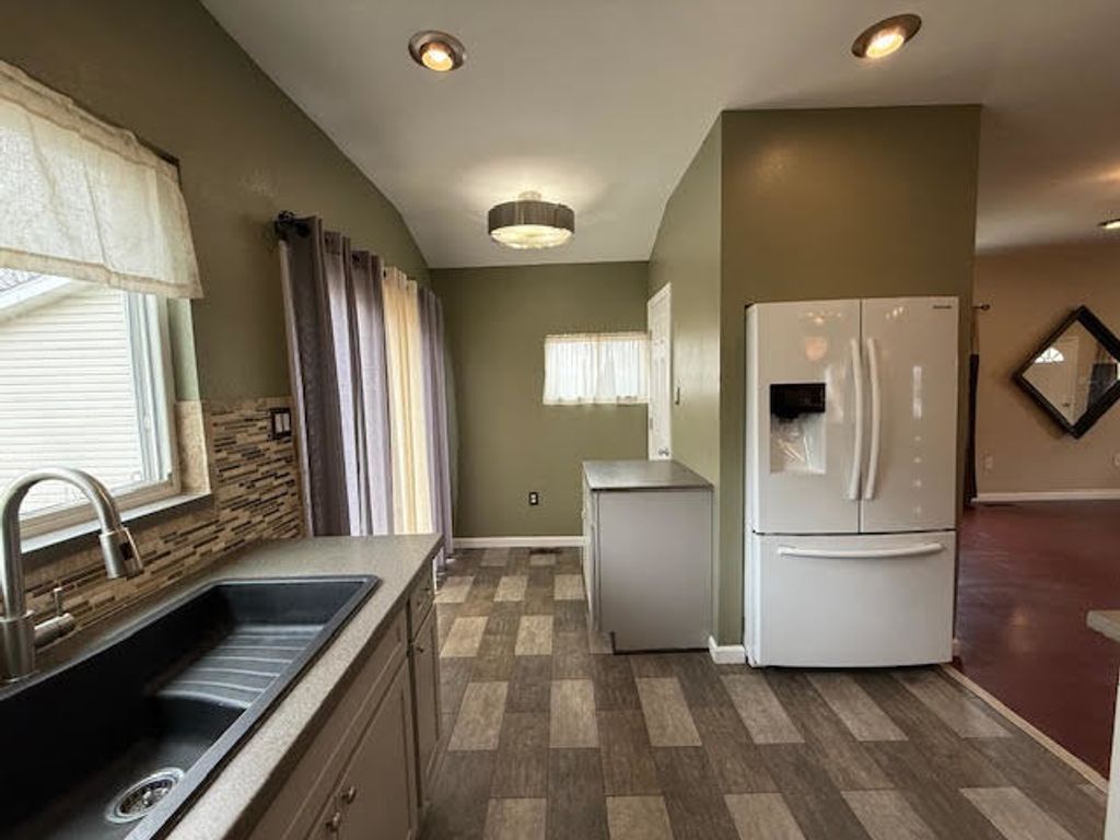 Image 23 of property listing at 111 E Peach Street, Centralia, IL 62801