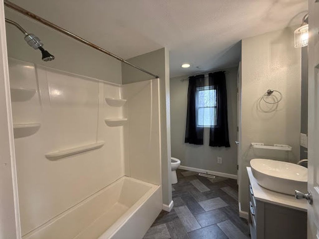 Image 27 of property listing at 111 E Peach Street, Centralia, IL 62801