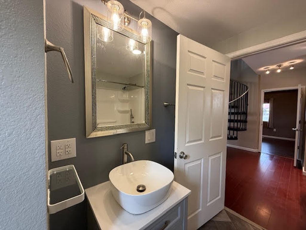 Image 28 of property listing at 111 E Peach Street, Centralia, IL 62801