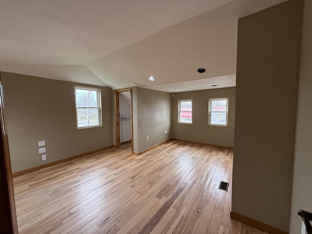 Image 40 of property listing at 111 E Peach Street, Centralia, IL 62801