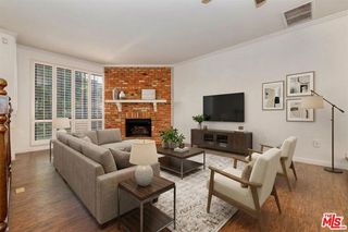 18100 Burbank Boulevard 19, Tarzana (los Angeles), CA 91356