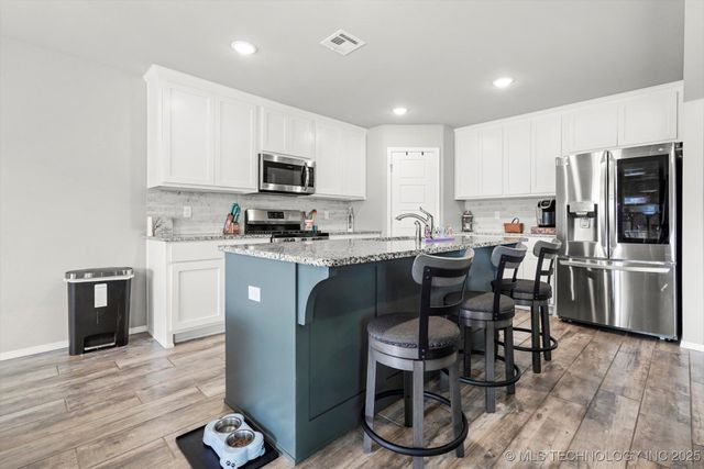 10102 S 232nd East Avenue, Broken Arrow, OK 74014