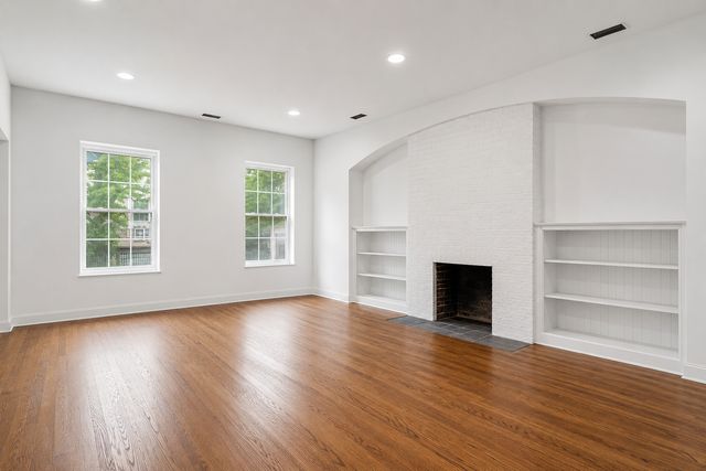 6914 N Sheridan Road 2, Chicago, IL 60626