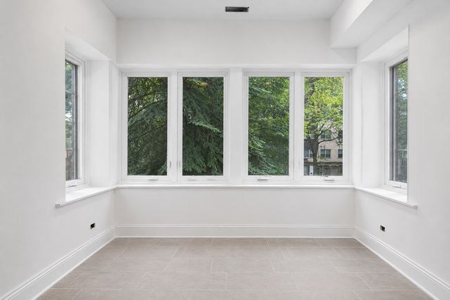 6914 N Sheridan Road 2, Chicago, IL 60626
