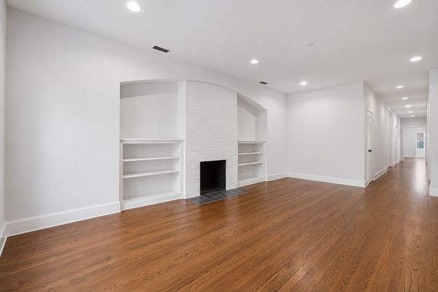 6914 N Sheridan Road 2, Chicago, IL 60626