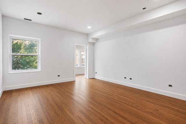 6914 N Sheridan Road 2, Chicago, IL 60626