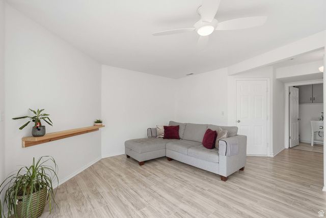 94 E 950 S, Kaysville, UT 84037