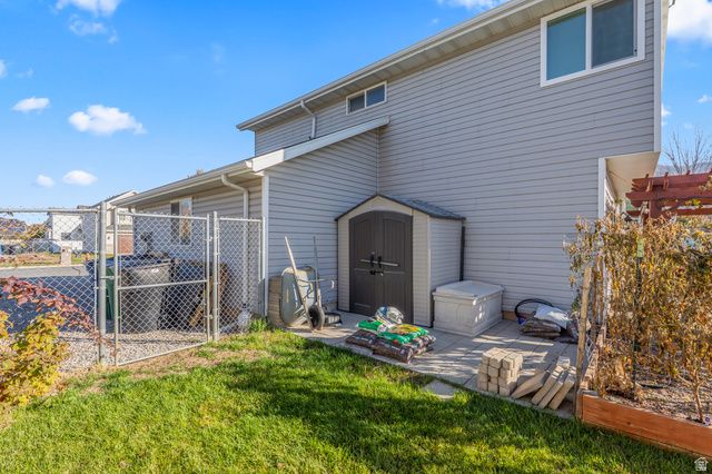 94 E 950 S, Kaysville, UT 84037