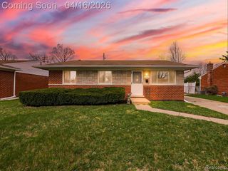 32209 Eastway Street, Roseville, MI 48066