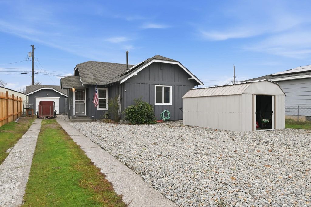 1818 E Bismark Ave, Spokane, WA 99208