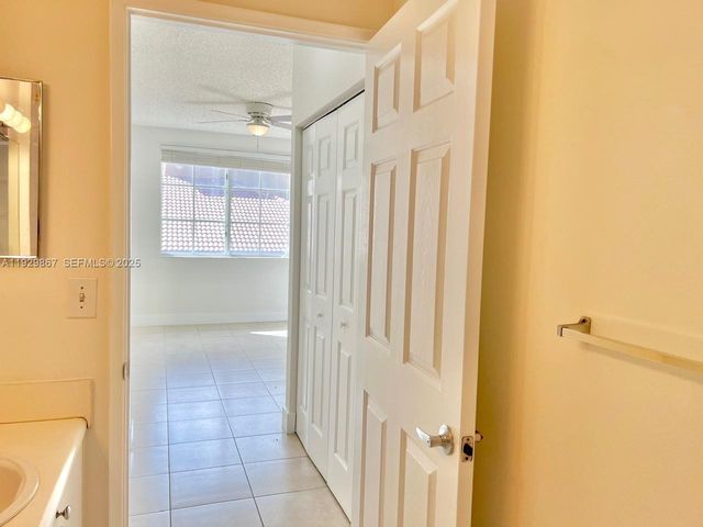 8000 N Nob Hill Rd 204, Tamarac, FL 33321