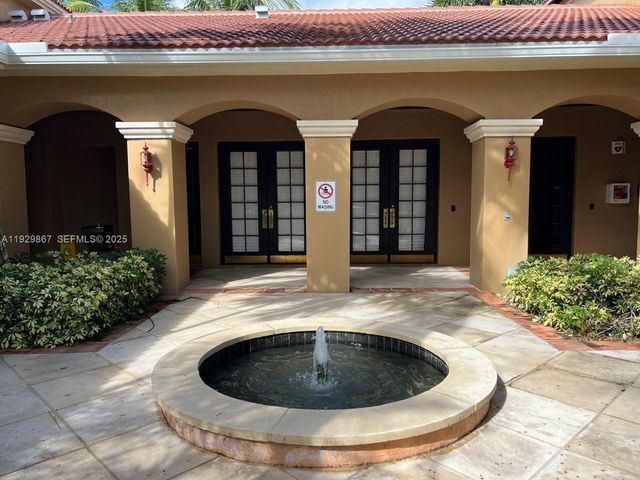 8000 N Nob Hill Rd 204, Tamarac, FL 33321