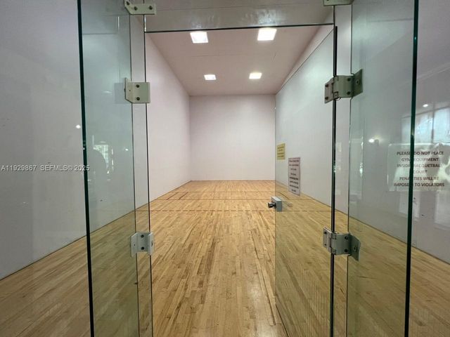 8000 N Nob Hill Rd 204, Tamarac, FL 33321