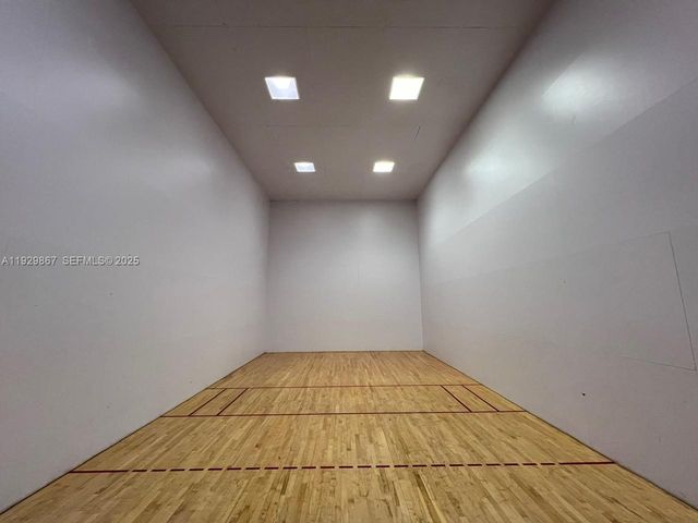 8000 N Nob Hill Rd 204, Tamarac, FL 33321