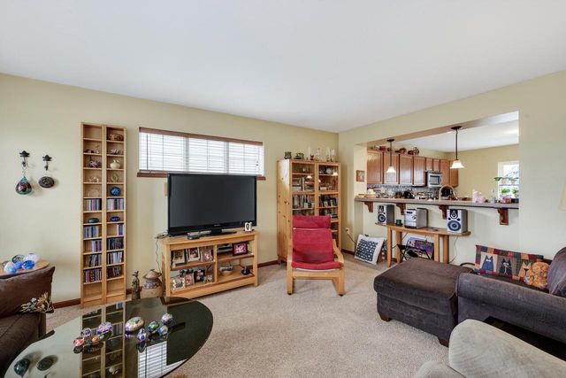 1484 Wild Iris Street, Sun Prairie, WI 53590