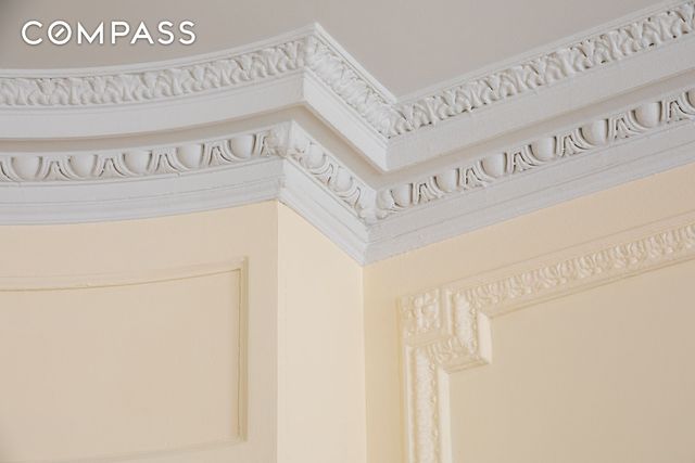 28 W 10th Street, New York City, NY 10011