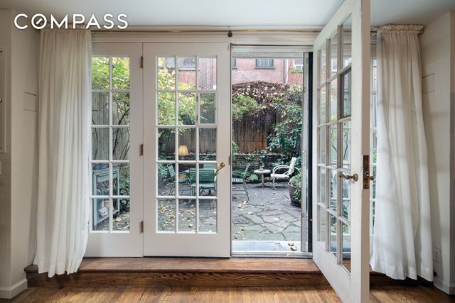 28 W 10th Street, New York City, NY 10011