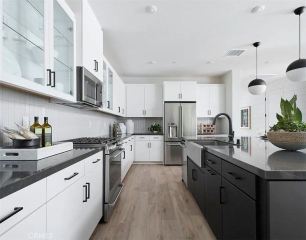 28216 Glory Place, Canyon Country, CA 91350