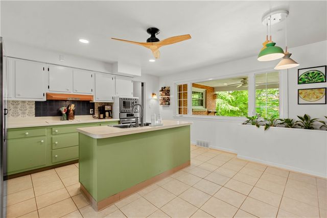 347 Carlton Rd, Bethel Park, PA 15102