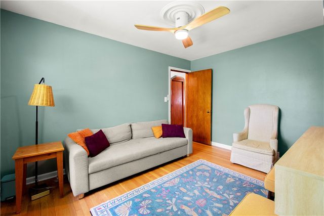 347 Carlton Rd, Bethel Park, PA 15102