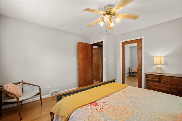 347 Carlton Rd, Bethel Park, PA 15102