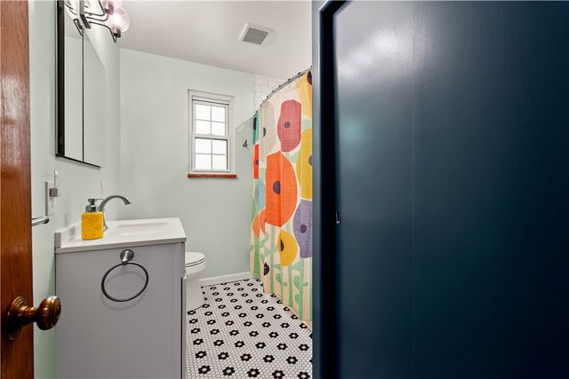 347 Carlton Rd, Bethel Park, PA 15102