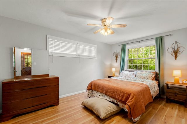 347 Carlton Rd, Bethel Park, PA 15102