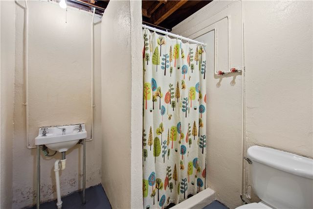 347 Carlton Rd, Bethel Park, PA 15102