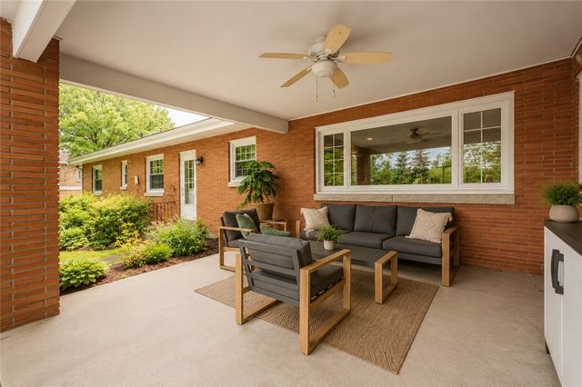347 Carlton Rd, Bethel Park, PA 15102