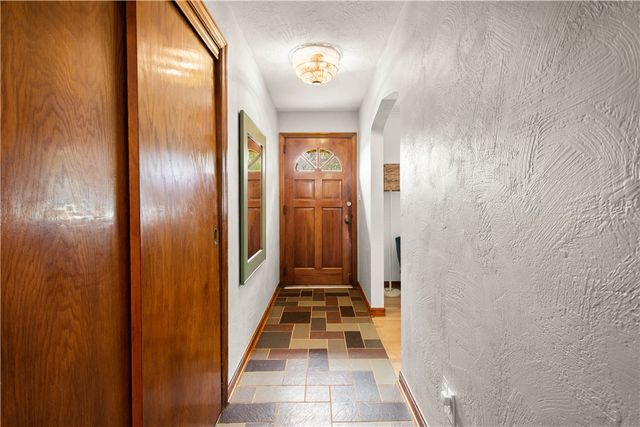 347 Carlton Rd, Bethel Park, PA 15102