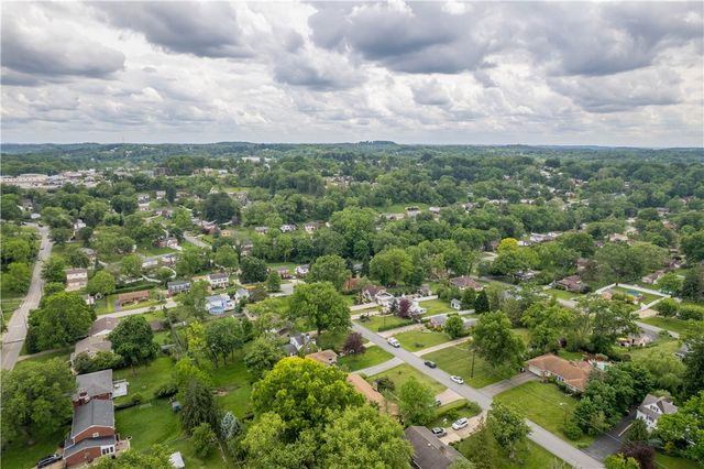 347 Carlton Rd, Bethel Park, PA 15102
